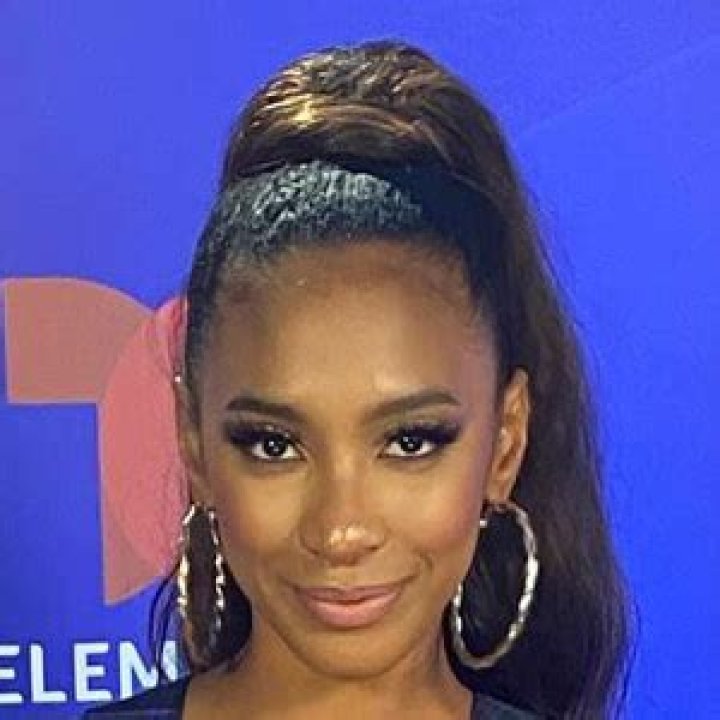 Damaris Thompson Height, Weight, Net Worth, Age, Birthday, Wikipedia, Who, Nationality, Biography