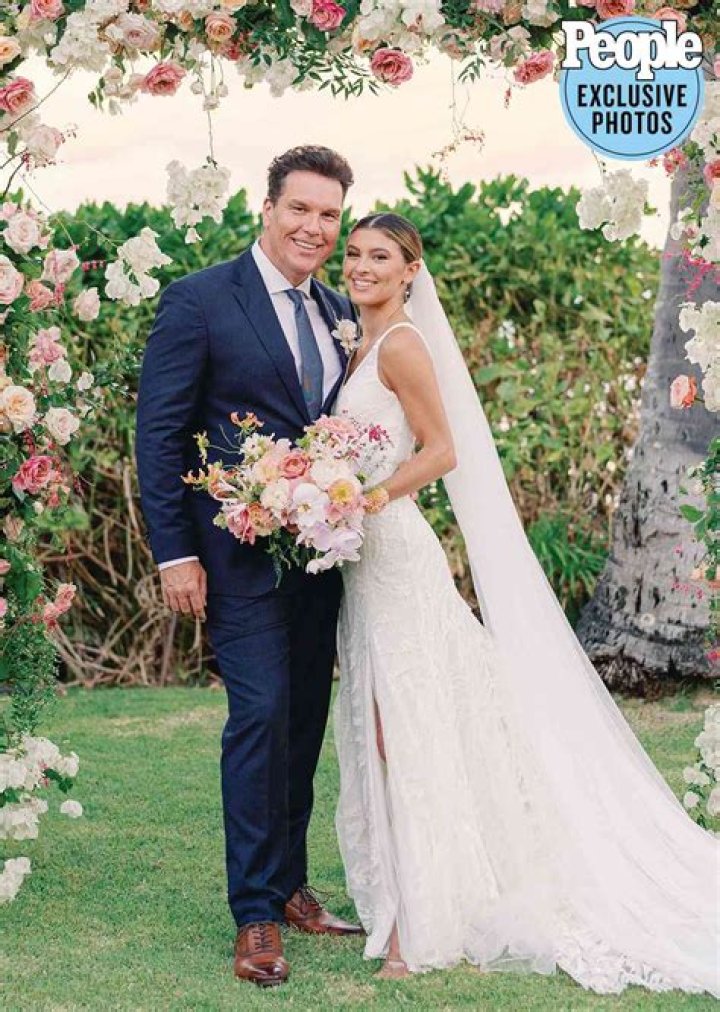 
Dane Cook’s grooming scandal is clarified as criticism mounts in light of his engagement to Kelsi Taylor. 