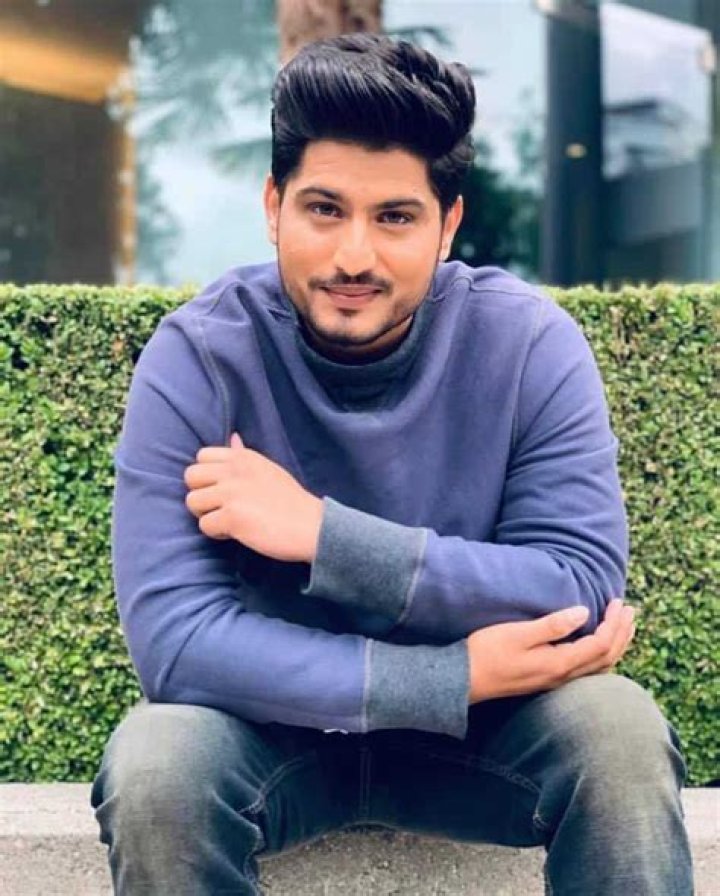 
Gurnam Bhullar Height, Weight, Net Worth, Age, Birthday, Wikipedia, Who, Nationality, Biography 