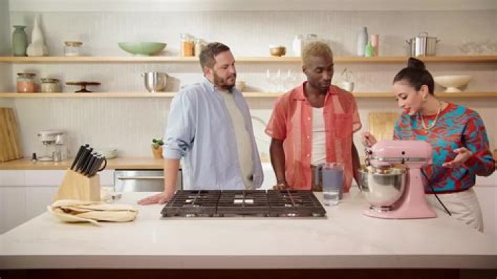 
How Does DeVonn Francis Look? Visit Instagram To Get To Know The Selena & Chef Cast 