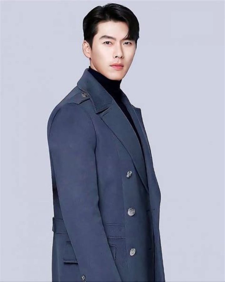 
Hyun Bin Height, Weight, Net Worth, Age, Birthday, Wikipedia, Who, Nationality, Biography 