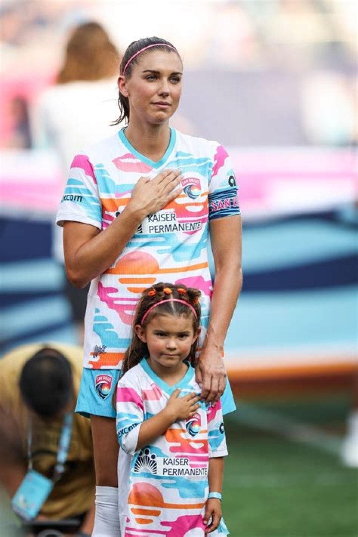 
Is Alex Morgan Gay? Age, Height, Net Worth 