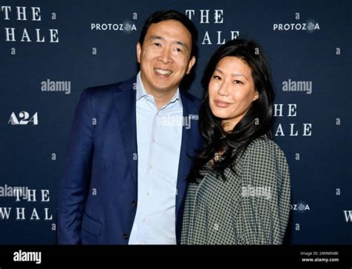 Is Yang Yang Married to Wife? Or Dating Girlfriend?