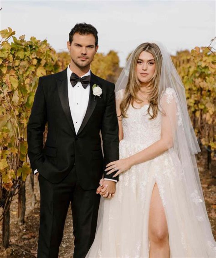 
Lisa Lautner Height, Weight, Net Worth, Age, Wiki, Who, Instagram, Biography 