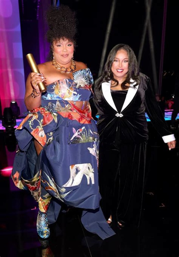 
Lizzo Transforms Her Mom, Shari, Into a Yitty Model in TikTok: ‘My Momma Look Better Than Me’ 