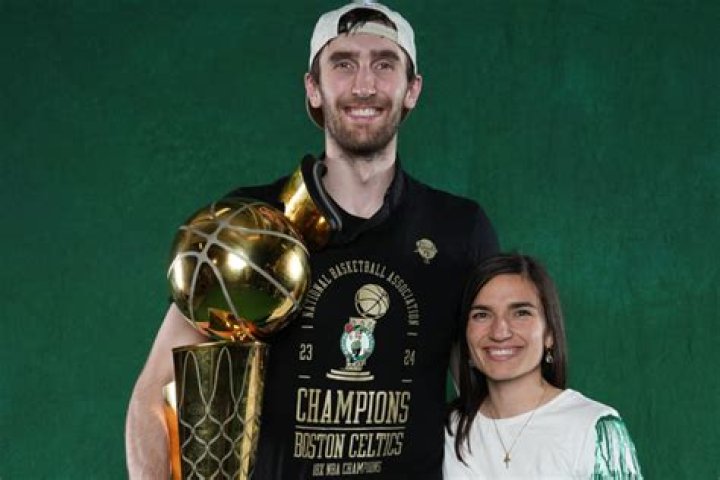 
Luke Kornet Girlfriend Turned Wife Tierney Price And Athletics Family 