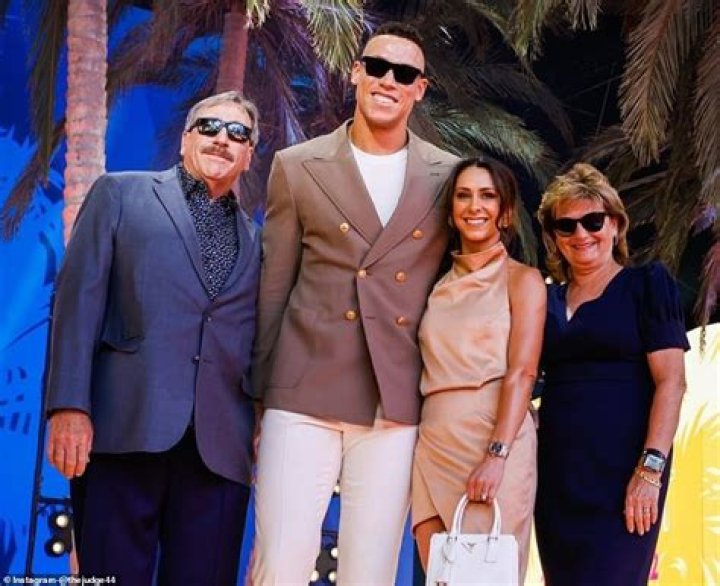 Samantha Bracksieck Parents Gregory And Karen, Sister & Brother