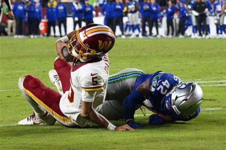 
What Happened To Mackensie Alexander? Cornerback’s Injury Details & Health Update 