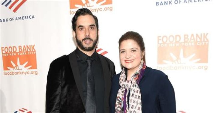 
Who Is Alex Guarnaschelli Dating In 2022? Untold Truth About The Restaurateur’s Love Life 