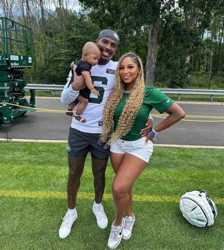 
Who is Mecole Hardman’s girlfriend? Chiefs player to skip Eagles game as he expects Super Bowl baby with Chariah Gordon 