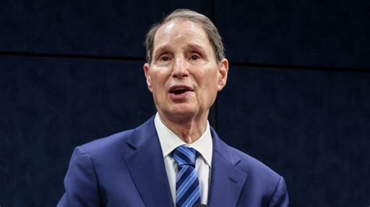 William Peter Wyden Height, Weight, Net Worth, Age, Birthday, Wikipedia, Who, Nationality, Biography