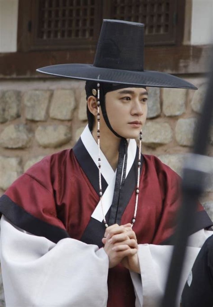 
Yoo Min-kyu Height, Weight, Net Worth, Age, Birthday, Wikipedia, Who, Nationality, Biography 